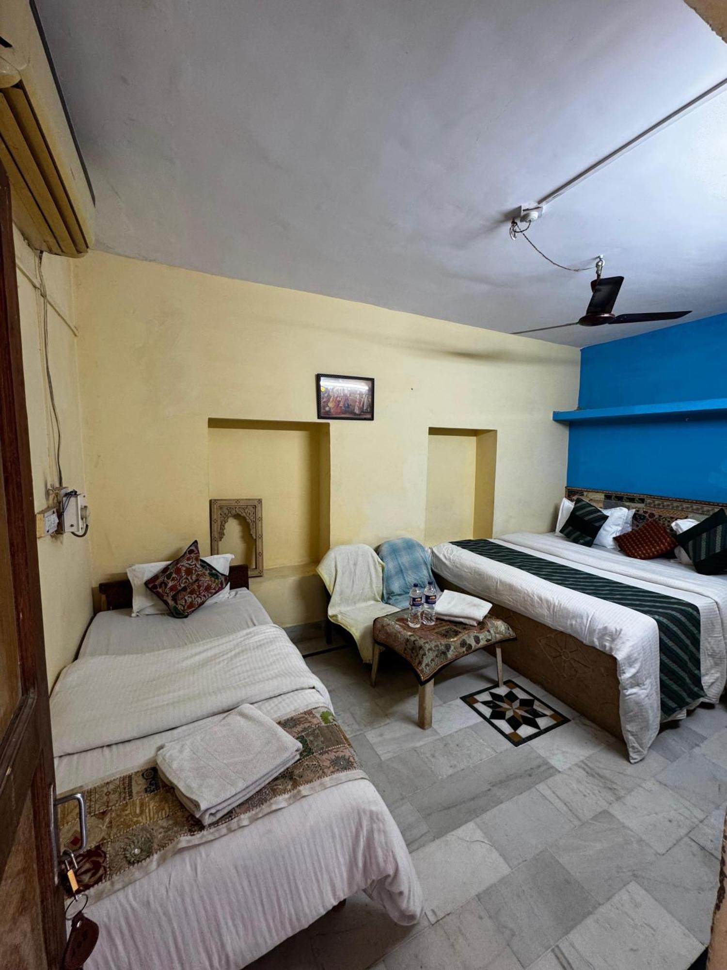 Neem Guest House Jaisalmer Esterno foto