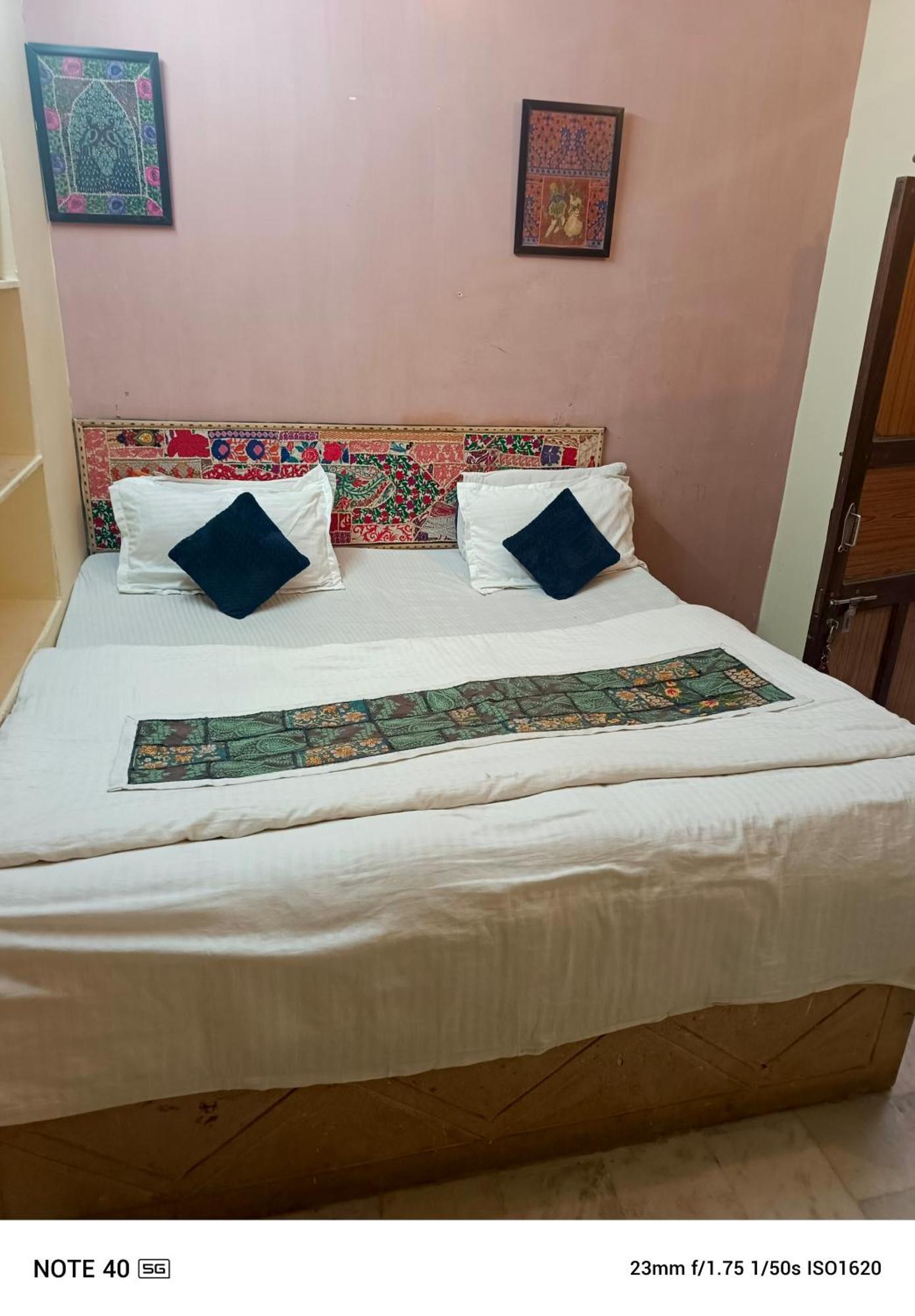 Neem Guest House Jaisalmer Esterno foto